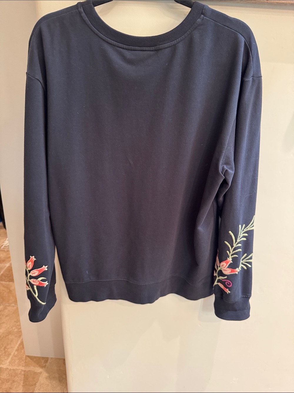 Johnny Was Black Floral Embroidered Sweatshirt Large - Picture 5 of 6